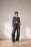 Calça patchwork em estúdio