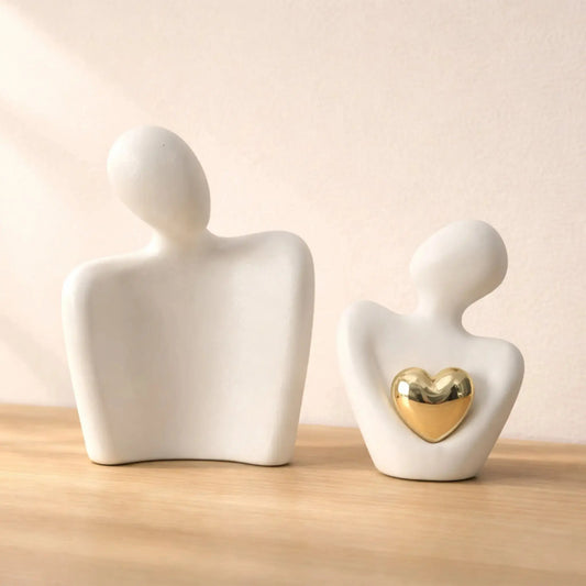 Couple Embrace Statue with Gold Heart – Romantic Love Figurine Home Decor Julieta