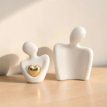 Couple Embrace Statue with Gold Heart – Romantic Love Figurine Home Decor Julieta