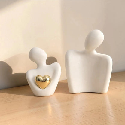 Couple Embrace Statue with Gold Heart – Romantic Love Figurine Home Decor Julieta