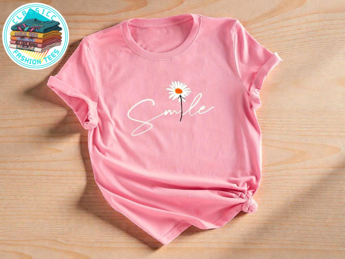 Daisy Smile Graphic Tee | Women's Short Sleeve Top