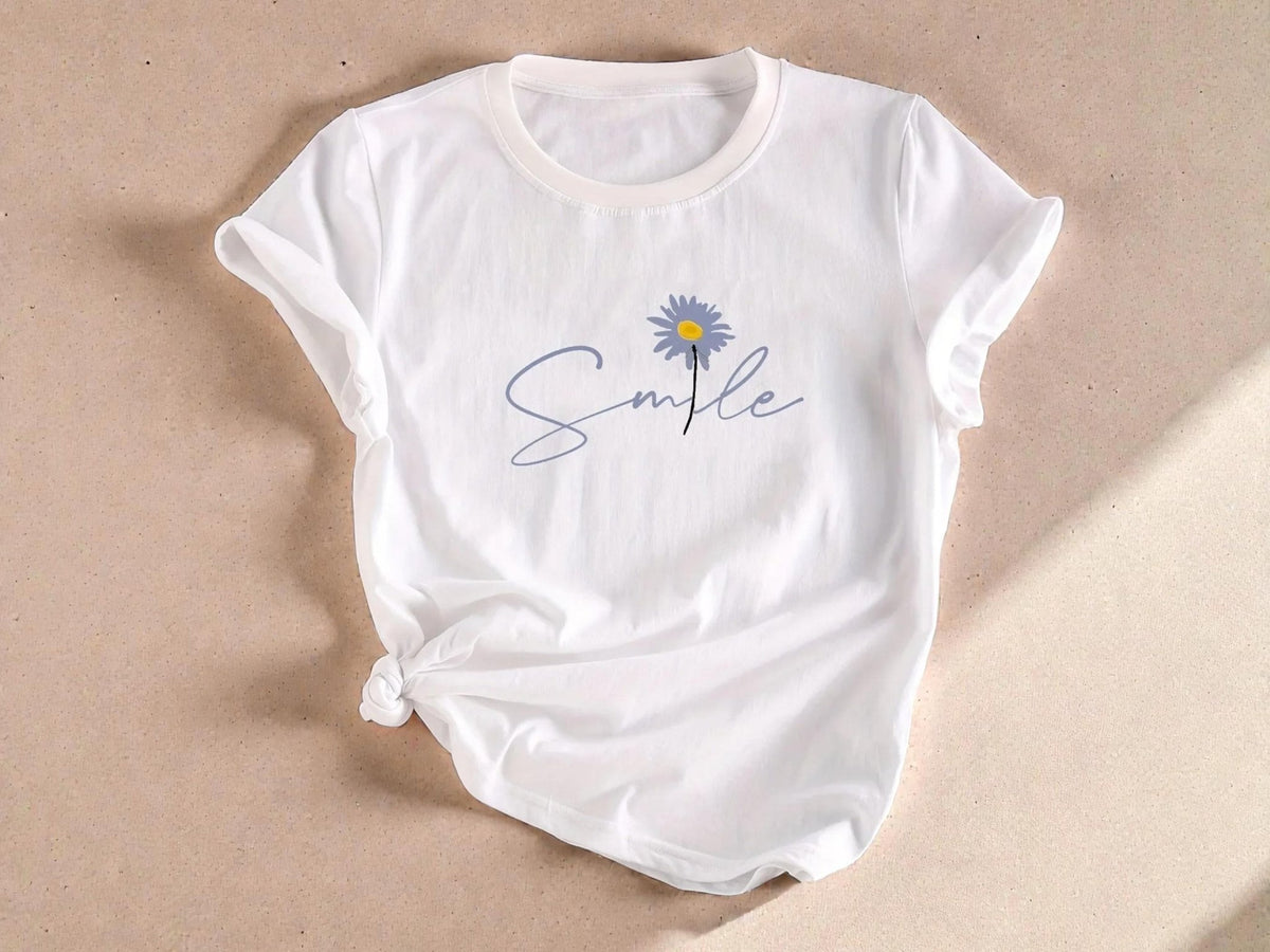 Daisy Smile Graphic Tee | Women's Short Sleeve Top