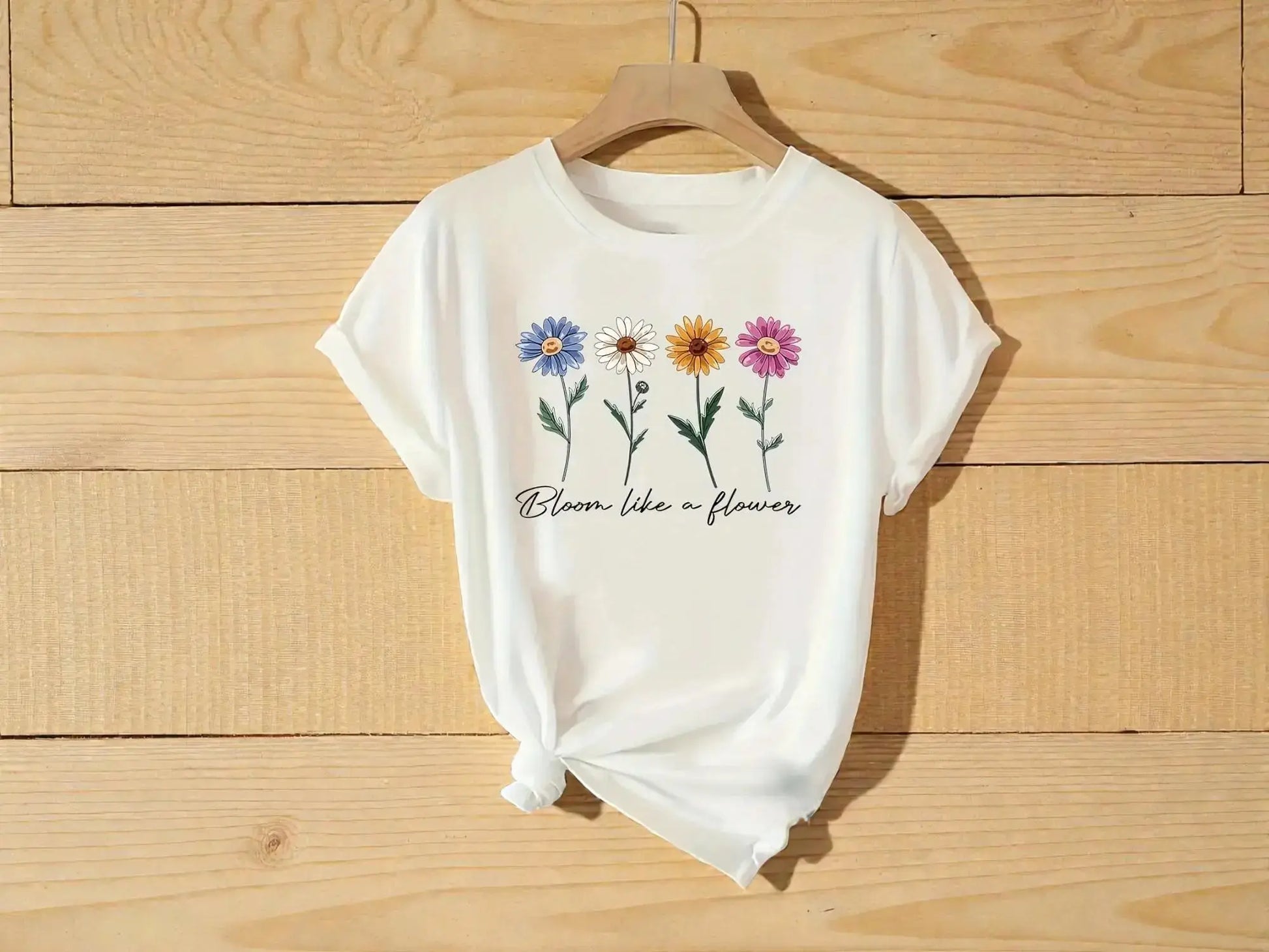 Floral Graphic Tee | Women's Short Sleeve Flower Print T-Shirt JuChachaShop