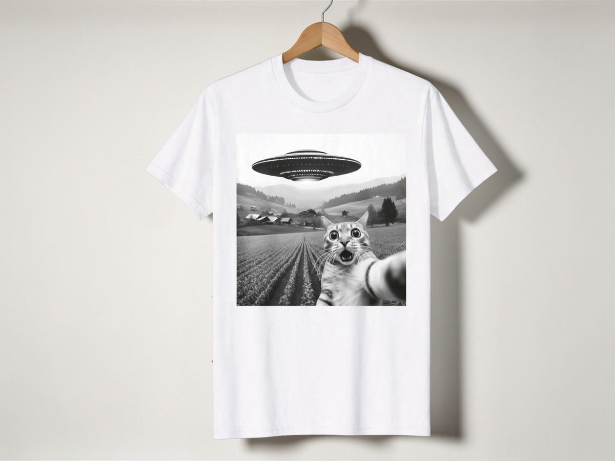 Funny Cat Selfie UFO T-Shirt
