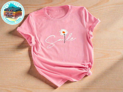 Daisy Smile Graphic Tee | Women's Short Sleeve Top