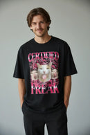 Modelo masculino camiseta preta Certified Freak estúdio