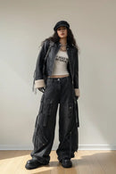 Modelo feminina cargo pants preto estúdio