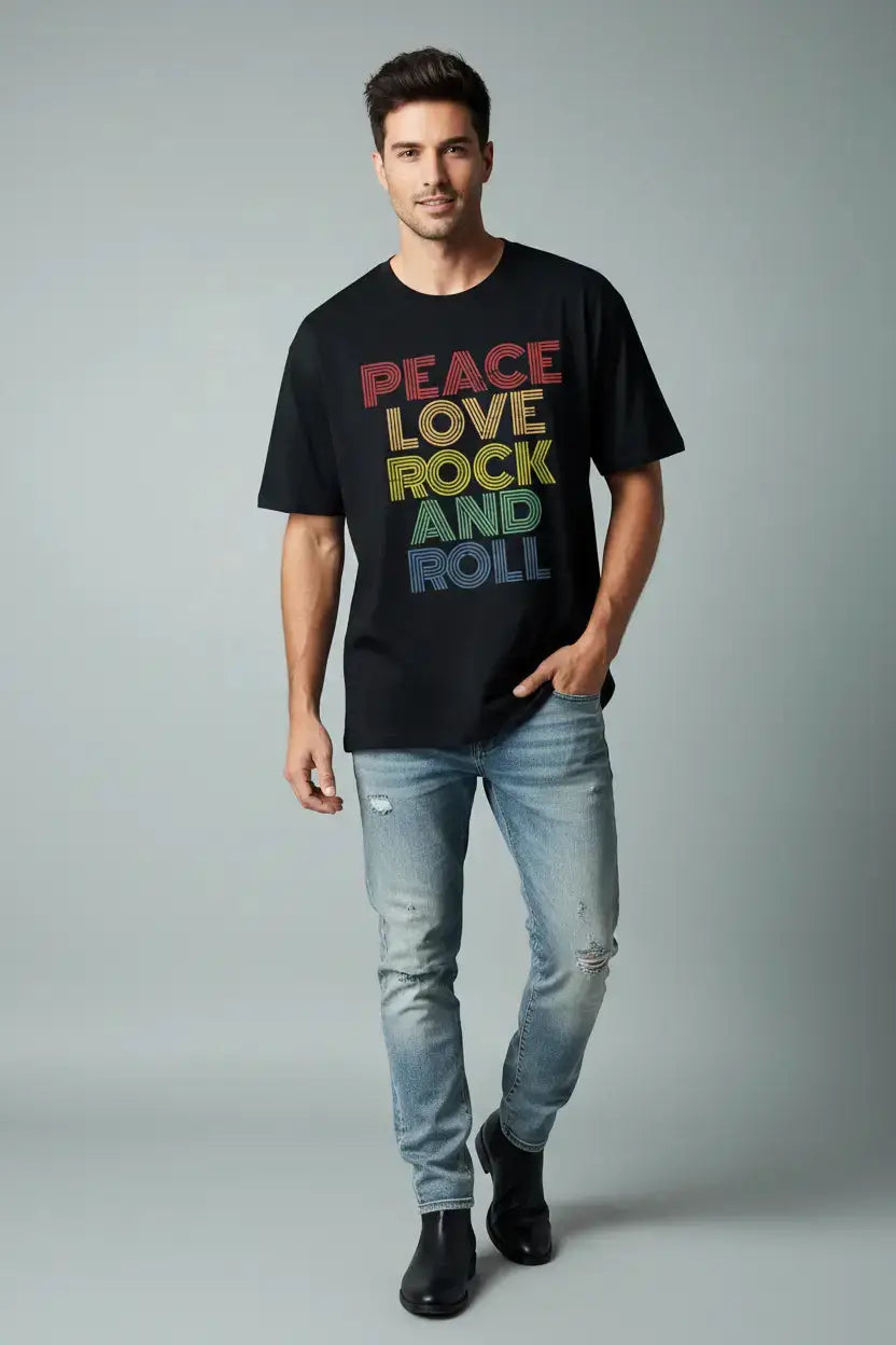 Modelo masculino camiseta Peace Love Rock and Roll