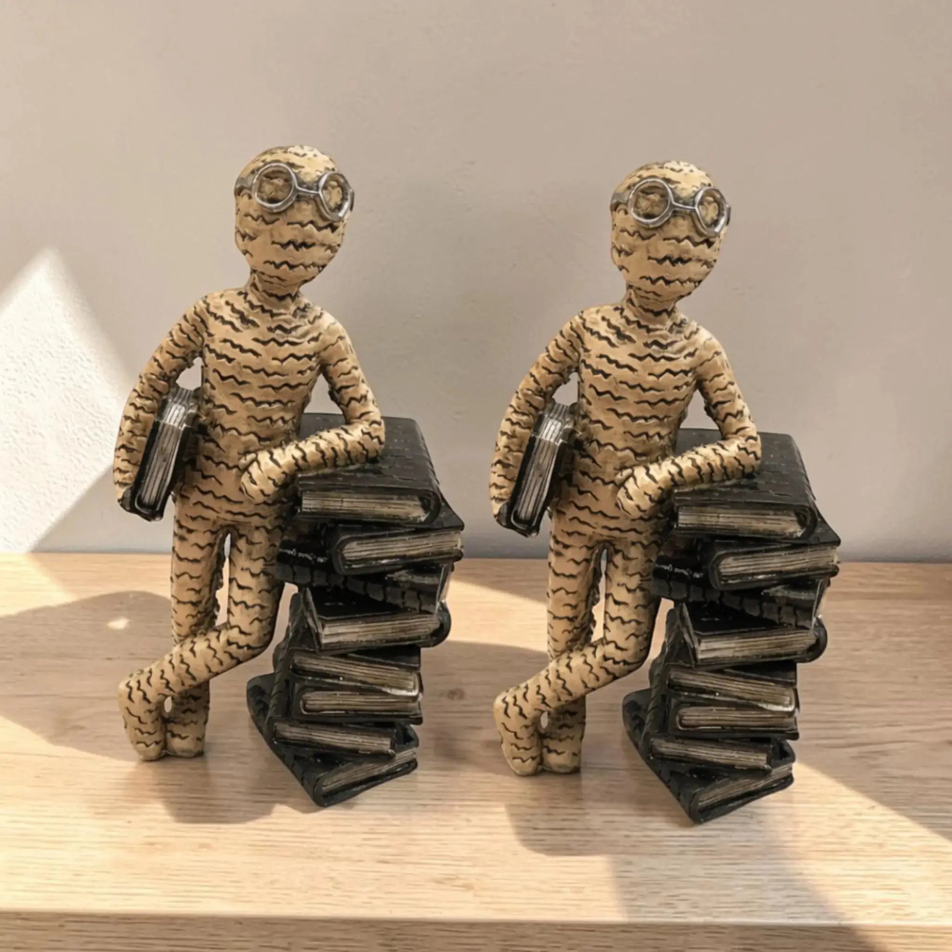 Artistic Reader Statue Decor for Modern Living Spaces JuChachaShop