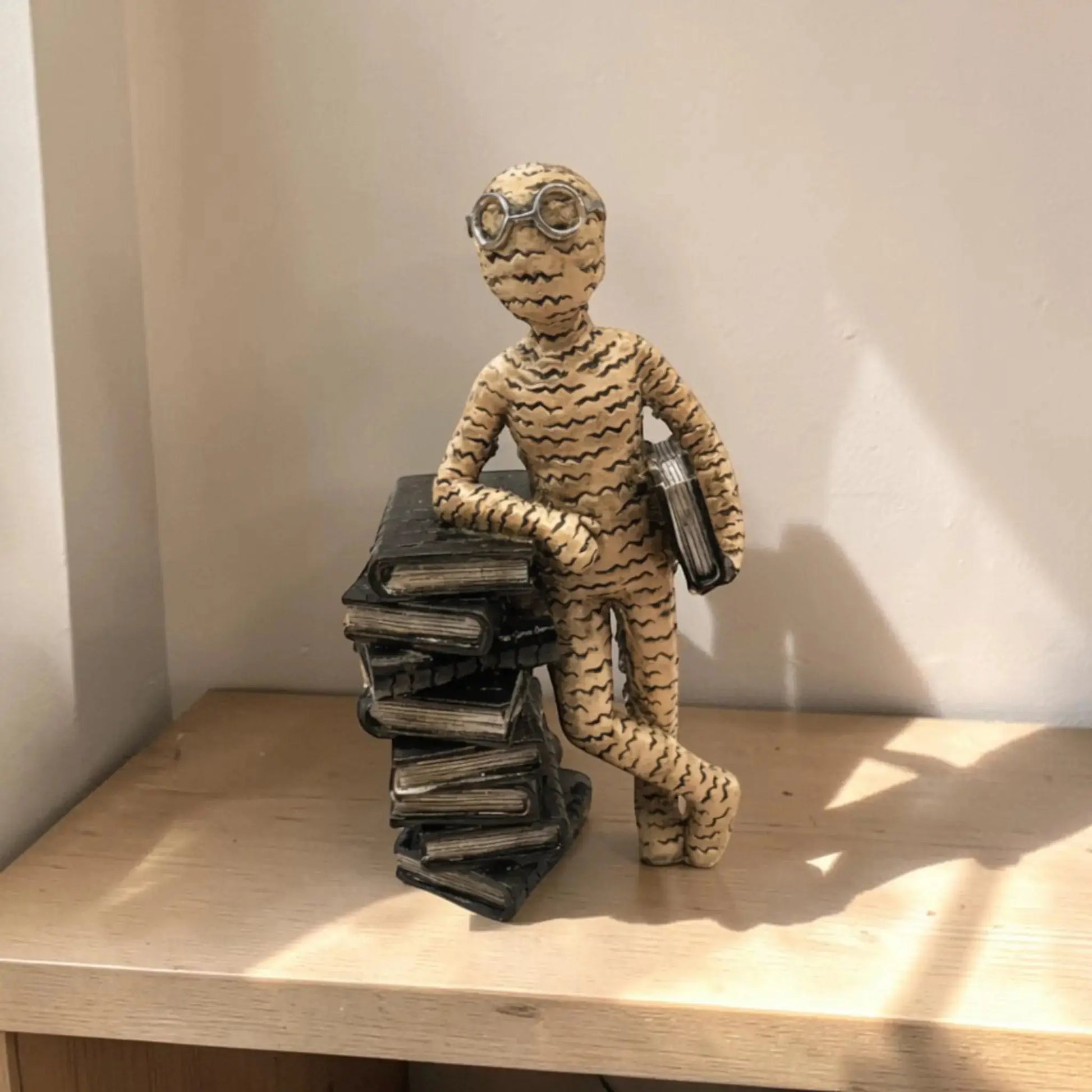 Artistic Reader Statue Decor for Modern Living Spaces JuChachaShop