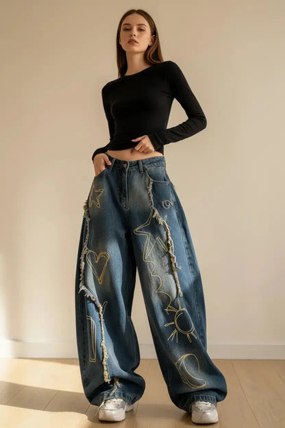 Calça denim azul com modelo